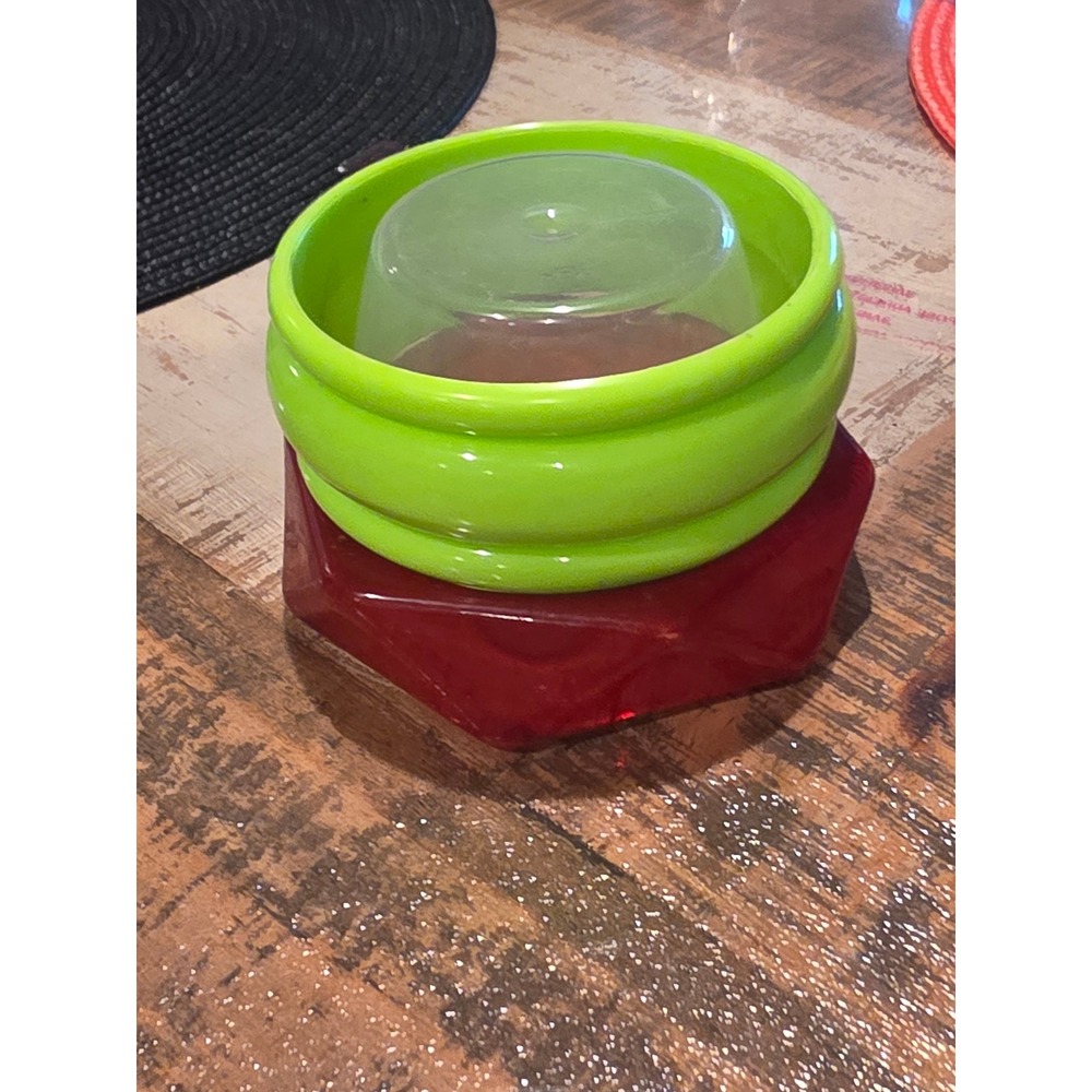 Vintage Style Chunky Resin Bangle Set Lime Green Ribbed & Ruby Red Hexagon